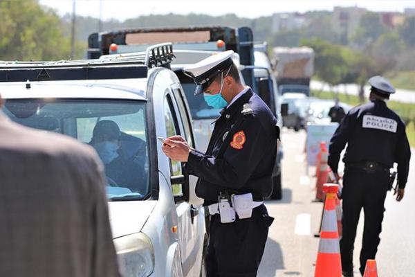 سائق سيارة أجرة في ورطة بسبب تزوير رخص استثنائية للتنقل