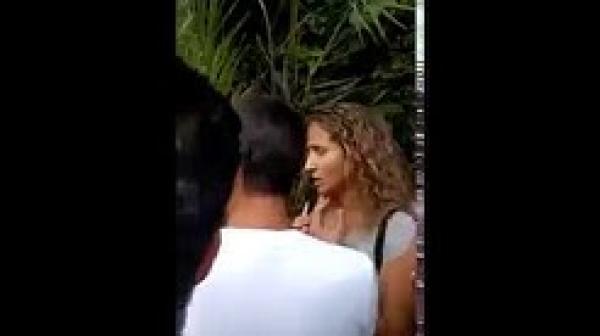 شاهد افريقي من جنوب الصحراء سرق هاتف فتاة برتغالية و ها كيفاش تعملو معاه المغاربة و البوليس