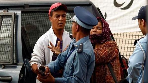 لمصلحة من يترك المعبر الحدودي باب سبتة دون تنظيم؟.. و هل تخضع الدولة العاملين به لمراقبة مصادر ثرواتهم؟!