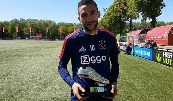 نجم الأسود يتوج بالحذاء الذهبي