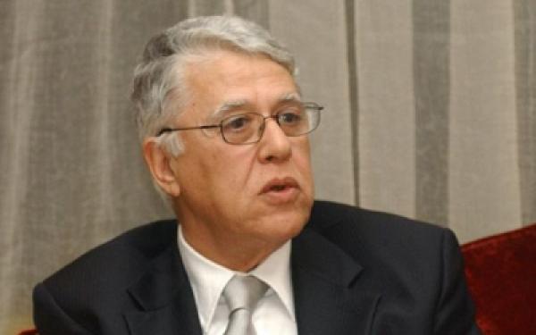 عباس الفاسي يعد بتوسيع اختصاصات هيئة الوقاية من الرشوة