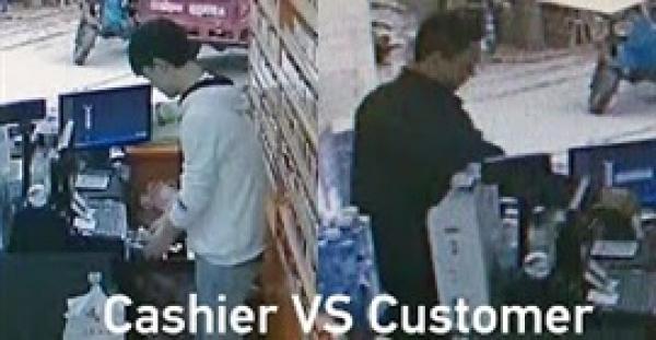 شاهد ماذا فعل زبون لحظة هروب موظف بعد سرقة متجر (فيديو)
