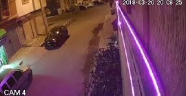 لحظة سرقة لص دراجة هوائية بآيت ملول (فيديو)