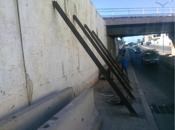 تثبيت قنطرة حديدية بإقليم بركان