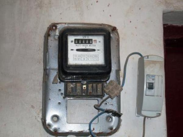 الحكومة تسمح بإدخال عدادات الماء والكهرباء بدون رخصة بناء