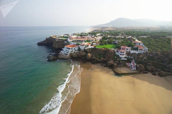 الأزمة الصامتة بين المغرب والسعودية تبعثر أوراق الشركات الكبرى بطنجة