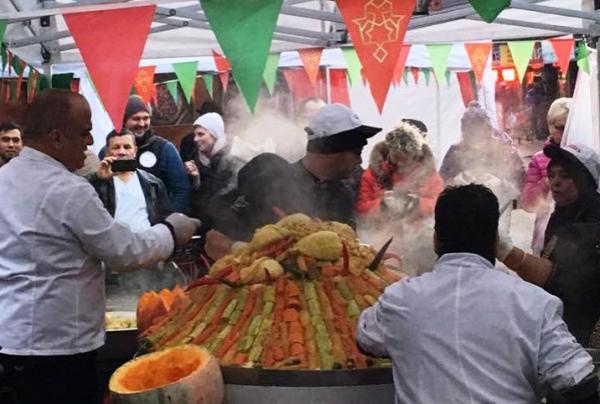 مغاربة يحضرون أكبر قصعة كسكس بقلب العاصمة الروسية موسكو
