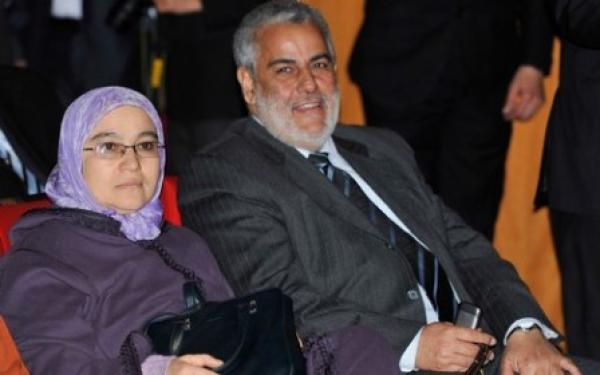 بنكيران يؤدي مناسك العمرة على نفقة الإخوة في السعودية ويصطحب معه زوجته 