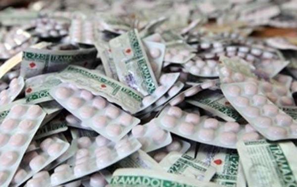 طنجة.. توقيف شخصين متلبسين بحيازة 2020 قرص مخدر كانت معدة للترويج