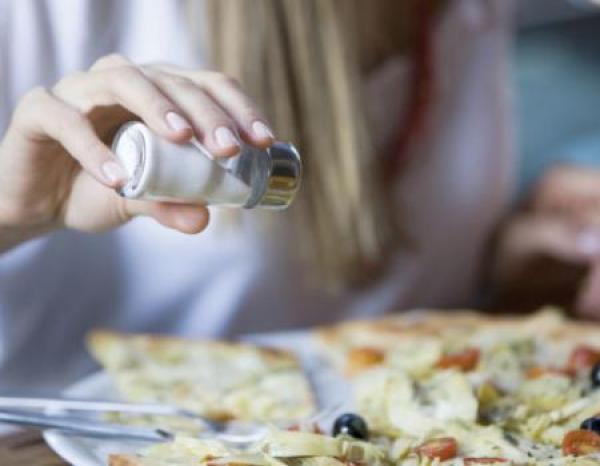 5 أسباب غير متوقعة لاشتهاء الأطعمة المملحة