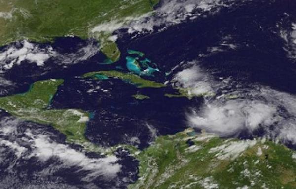 الإعصار &quot;اسحق&quot; يصل إلى أخطر مراحله مع اقترابه من السواحل الأميركية