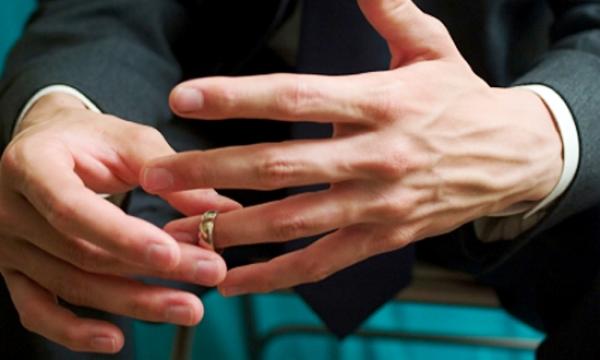 عاجل: درك عين العودة يجند 30 عنصرا وكلاب مدربة بحثا عن مرتكب جريمة قتل سببها "الخيانة"