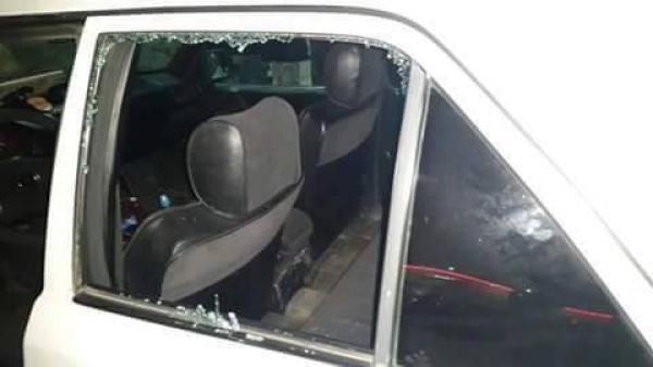 الأمن يتفاعل مع فيديو تكسير سيارتين مركونتين بالشارع بهذه المدينة ويكشف حقيقة الفاعل!