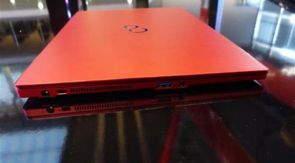 فوجيتسو تكشف عن لاب توب بماسح لأوردة اليد