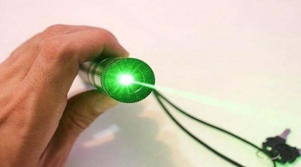 باحثون يطورون تقنية تعتمد على شعاع الليزر لعلاج التهاب المفاصل والركبتين