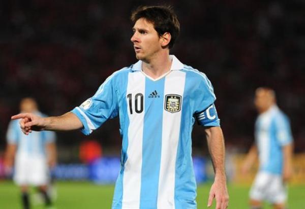 ميسي يعجز عن هز شباك الأخضر السعودي