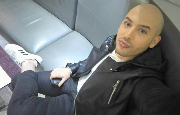 بعد الدعوة لاغتصابه من طرف مخرج مغربي .. هذا ما وقع ل "ادومة" اشهر مثلي بالمغرب بمحطة ولاد زيان (الصور)