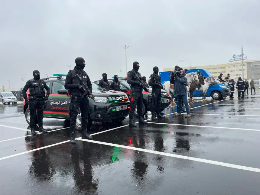 تحت الأمطار.. استعدادات أمنية مكثفة لتأمين احتفالات رأس السنة الميلادية بفاس