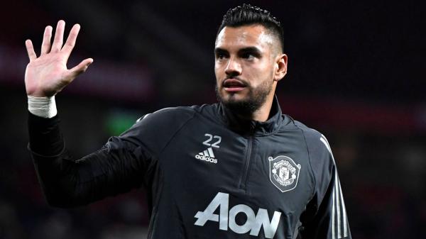 حارس مانشستر يونايتد يتعرض لحادث خطير وينجو منه بأعجوبة