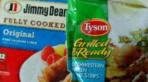 شركة أمريكية تفصل عشرة موظفين أساءوا معاملة دجاج