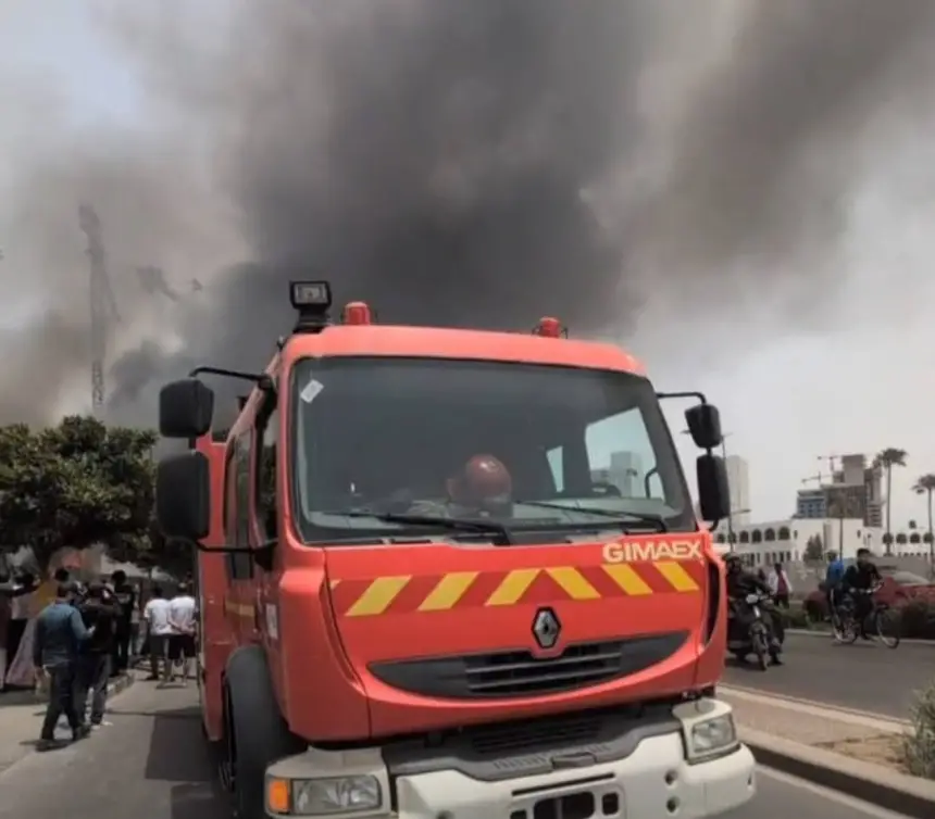حريق في ورش بناء قرب القطب المالي بالبيضاء واستنفار أمني كبير