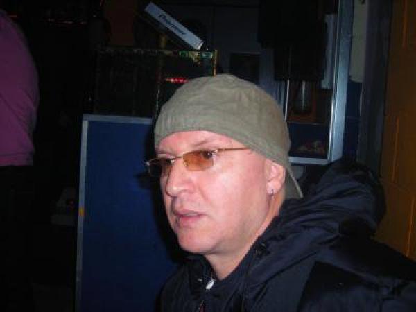 الشاب بلال يتهجم على الوحدة الترابية للمغرب: نغني في العيون فقط لأننا في حاجة للمال