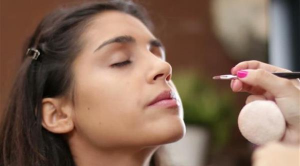 دراسة تحذر المراهقات من مستحضرات التجميل الكيميائية