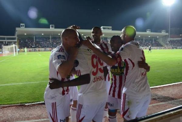 المغربي شحشوح يحرز ثنائية أمام بشكتاش و يقترب من لقب هداف الدوري التركي