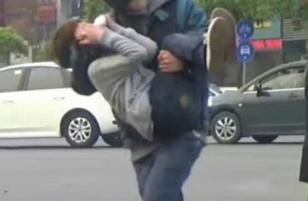 إختطاف تلميذتين على متن عربة مجرورة بحصان نواحي سطات وهذه التفاصيل الكاملة