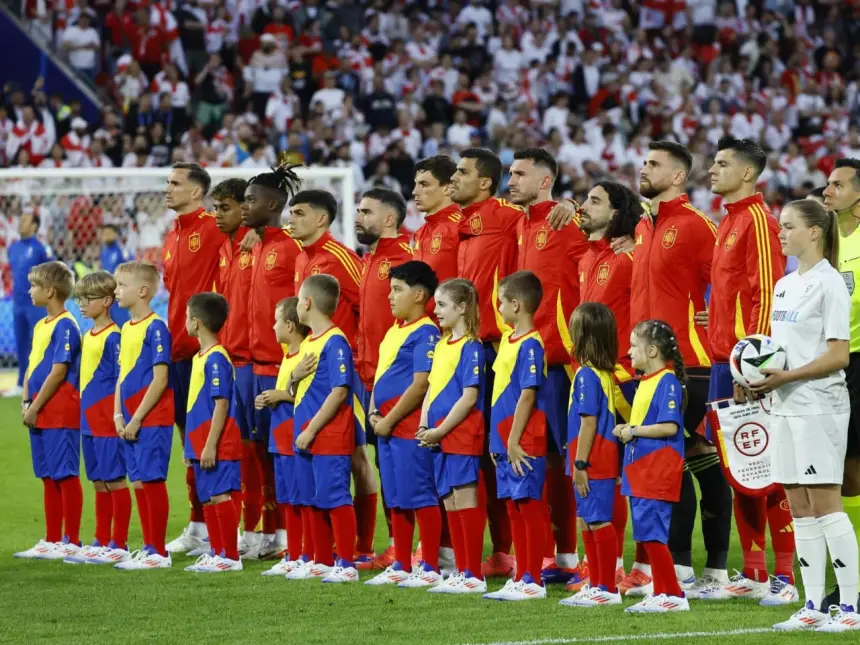 سر الصمت في الملاعب.. لماذا لا يردد لاعبو إسبانيا وجماهيرهم النشيد الوطني في المونديال؟