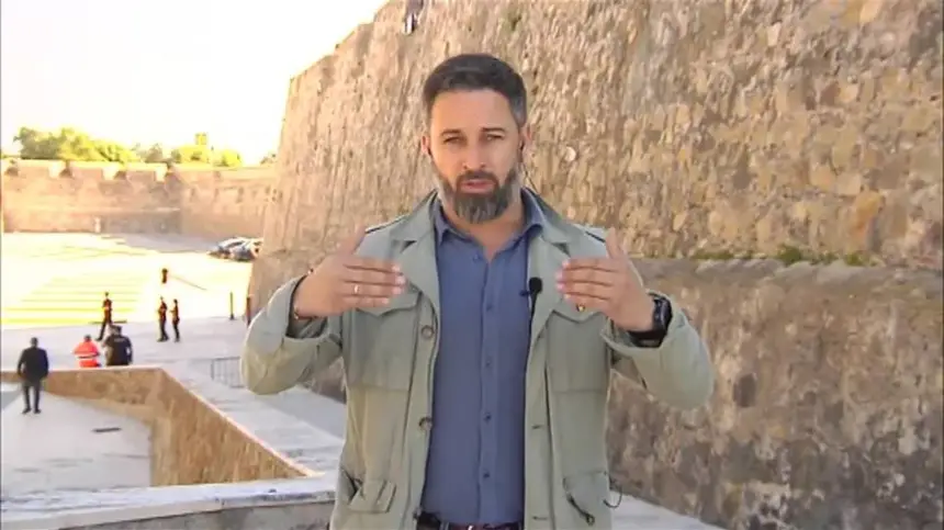 حزب "فوكس" الإسباني المتطرف يطالب ببناء جدار عازل مع المغرب