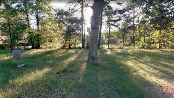 شاهد.."Google Maps ‎" تصوّر أشباحا في مقبرة!