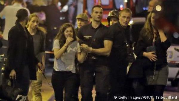 هكذا علقت الصحف الفرنسية على هجمات باريس الدموية