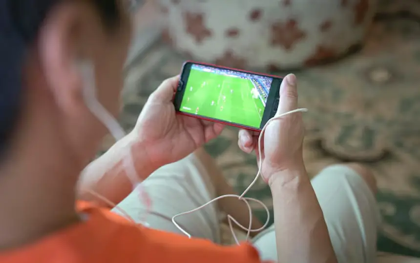 تحذيرات من تطبيقات لمشاهدة مباريات كأس العالم تستهدف التطبيقات البنكية على هاتفك