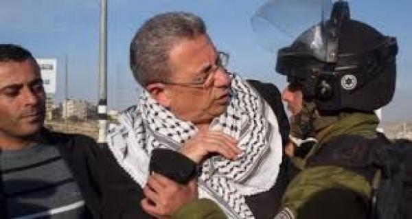 إصابة القيادي الفلسطيني مصطفى البرغوثي برصاصة في الرأس