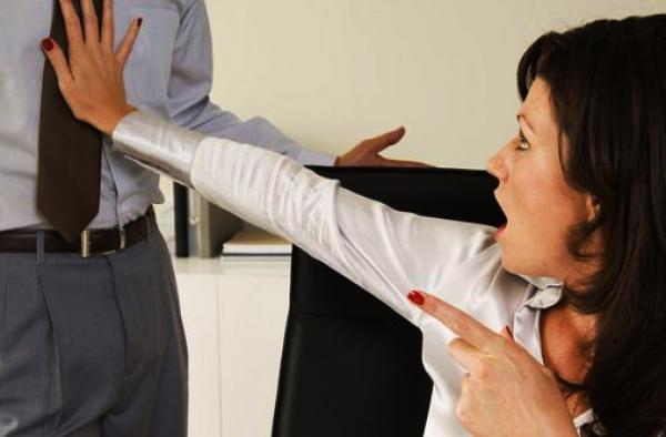 توقيف سائق بعد تحرشه بمشاركة أجنبية في كوب 22