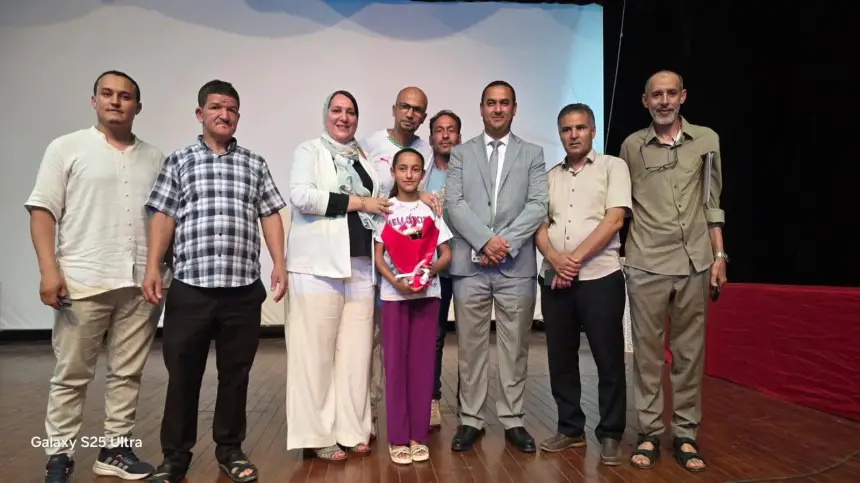 أكاديمية التعليم بجهة الدار البيضاء-سطات تحتفي بمتفوقتي أولمبياد "تيفيناغ" للغة الأمازيغية