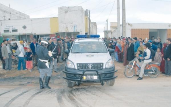 مخمور بآيت عميرة يطرد شقيقته وزوجها من غرفة نومهما بالقوة 