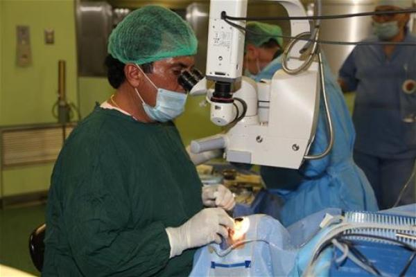 قرار يمنع أطباء العيون من إجراء العمليات الجراحية داخل العيادات