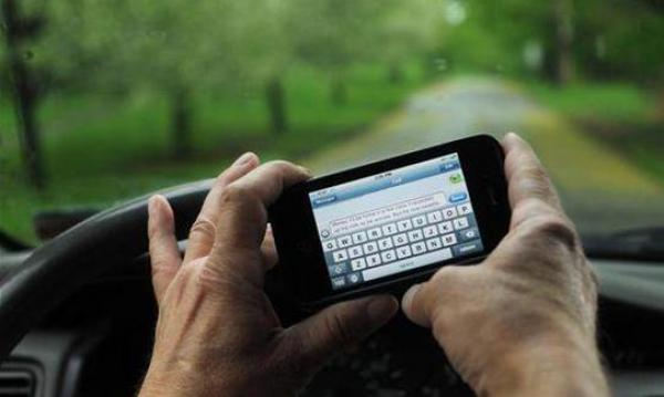 الهاتف مصدر التهديد الأول أثناء قيادة السيارة