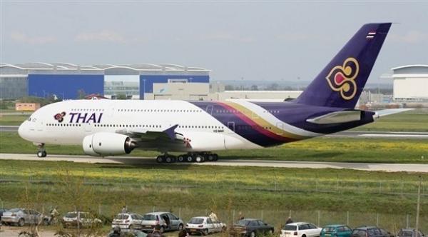 مسافر يدفع رسوماً إضافية لأن اسمه "طويل جداً"