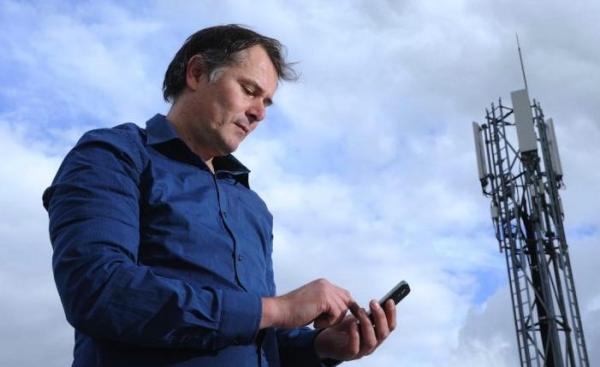 إطلاق طلبات العروض بشأن منح تراخيص استخدام تكنولوجيا الهاتف المتنقل من الجيل الرابع متم أبريل 2014