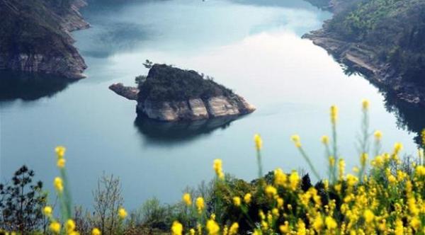 بالصور: جزيرة في الصين تظهر خلال فصل الربيع فقط