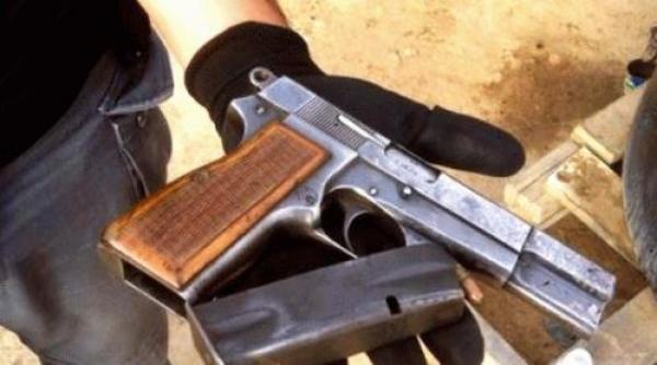 بالصور: العثور على مسدس في القمامة يستنفر أمن طنجة!