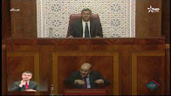 الازمي: الحكومة بدات مزيان