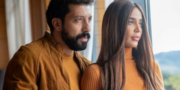 "مالزي" ينشر صورة رومانسية مثيرة تجمعه بالفنانة "كريمة غيث"