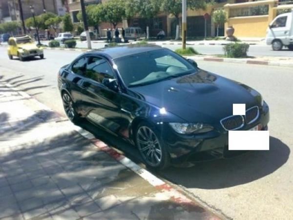 فرشاتو...الزعيمة الخطيرة لعصابة السيارات المسروقة تفجر فضيحة أخلاقية في وجه مسن من ضحاياها وتحرجه أمام المحققين