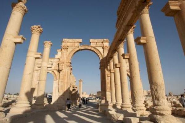 المرصد السوري: متشددو الدولة الاسلامية يزرعون ألغاما وقنابل في تدمر