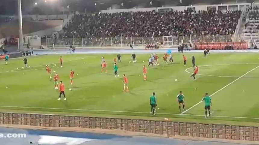تسخينات العناصر الوطنية قبل انطلاقة المباراة امام منتخب النيجر