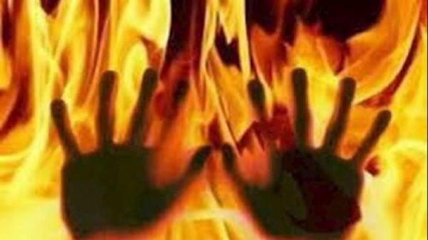 في مشهد صادم...فتاة في مقتبل العمر تضع حد لحياتها حرقا في الشارع العام